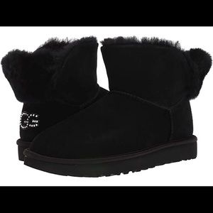 NWB Ugg Short boots black